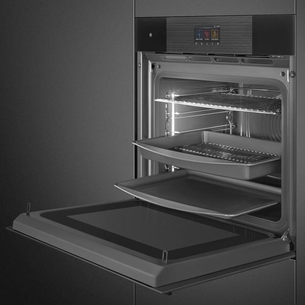 Духовой шкаф с пароваркой и функцией СВЧ Smeg SO6104APB3